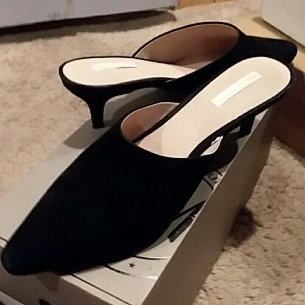 women's kitten heel shoe